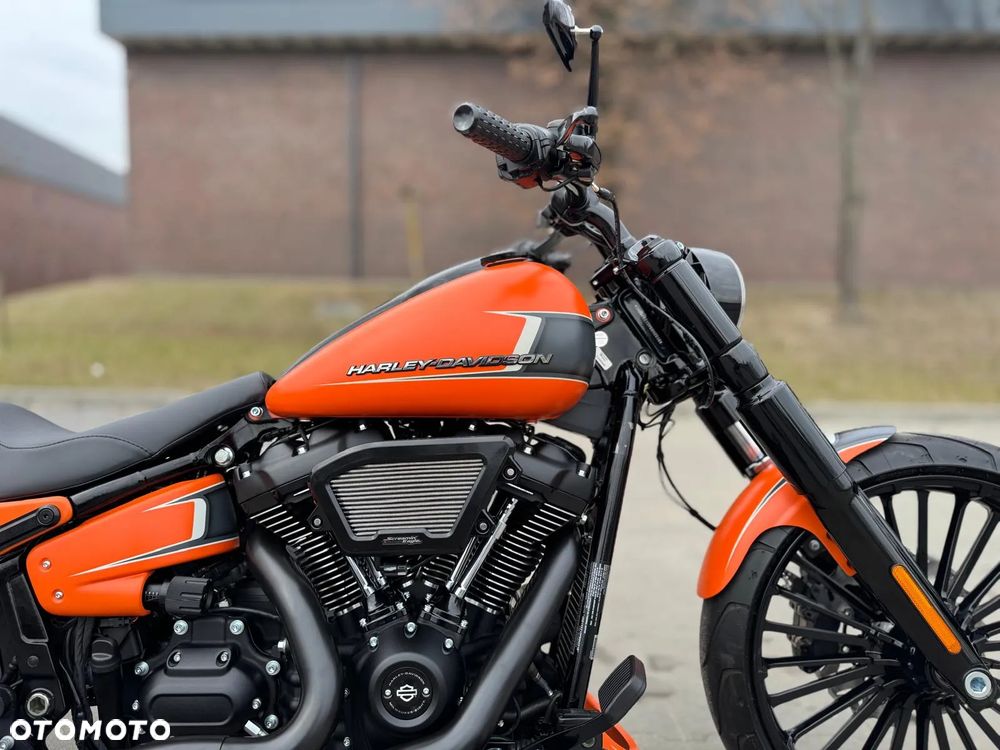 Harley-Davidson Softail Breakout - 10