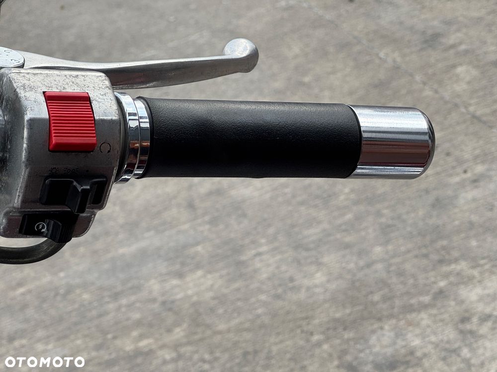 Suzuki Intruder - 11