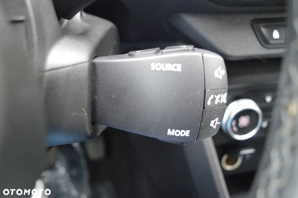 Dacia Sandero Stepway TCe 90 Comfort - 28