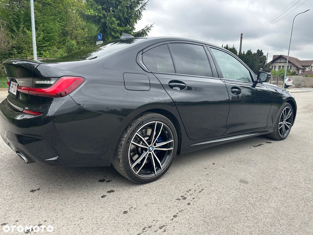 BMW Seria 3 330e M Sport - 9