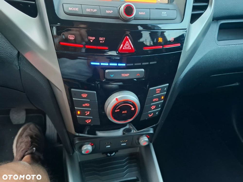 SsangYong/KGM Tivoli 1.6 D Crystal Base - 14