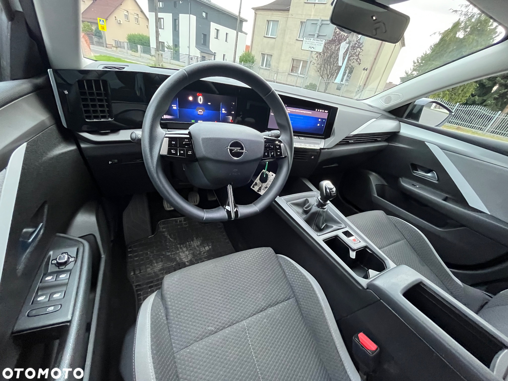 Opel Astra 1.2 Turbo Start/Stop Design&Tech - 28