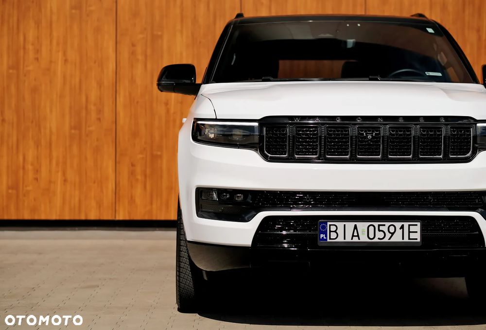 Jeep Grand Wagoneer - 4