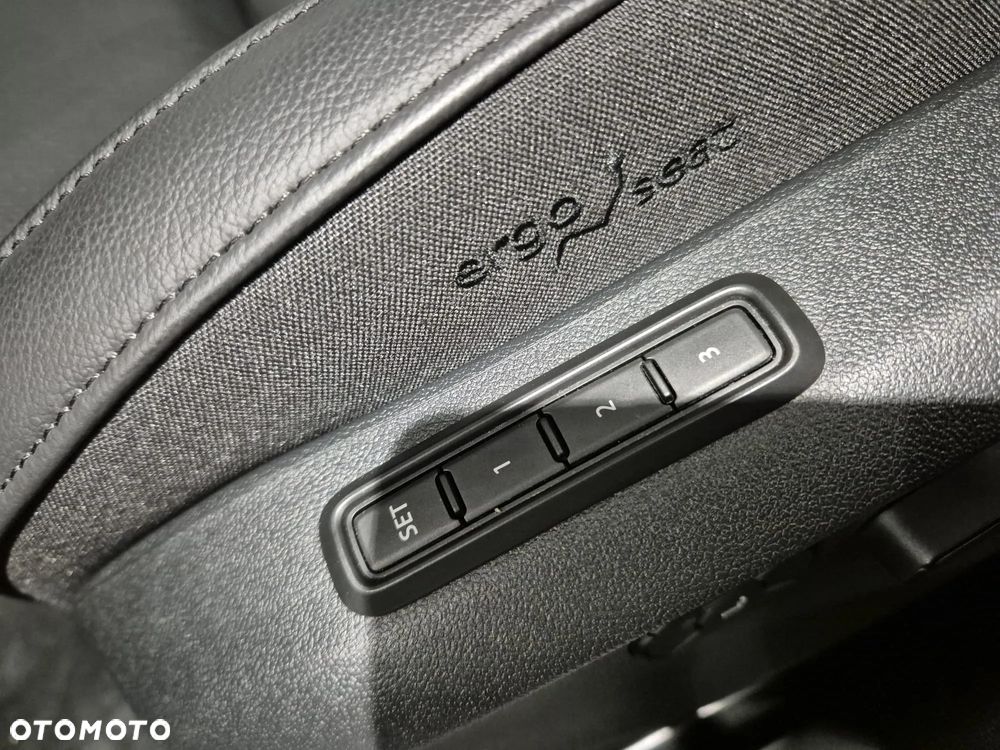 Skoda Superb 2.0 TDI L&K DSG - 24