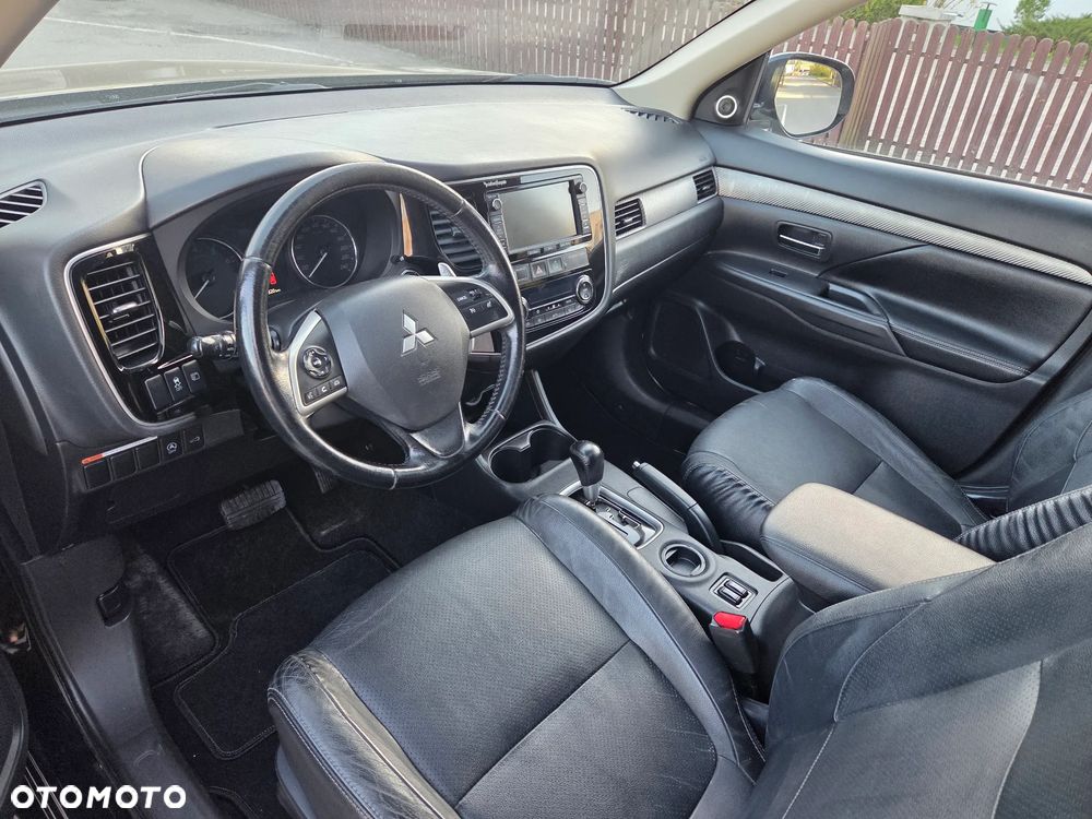 Mitsubishi Outlander 2.0 Intense + - 10