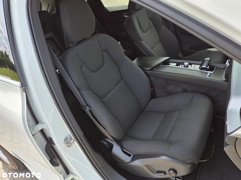 Volvo XC 60 B4 D AWD Geartronic Momentum - 34