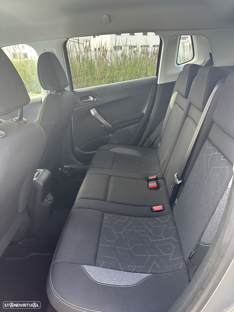 Peugeot 2008 1.2 PureTech Style - 9