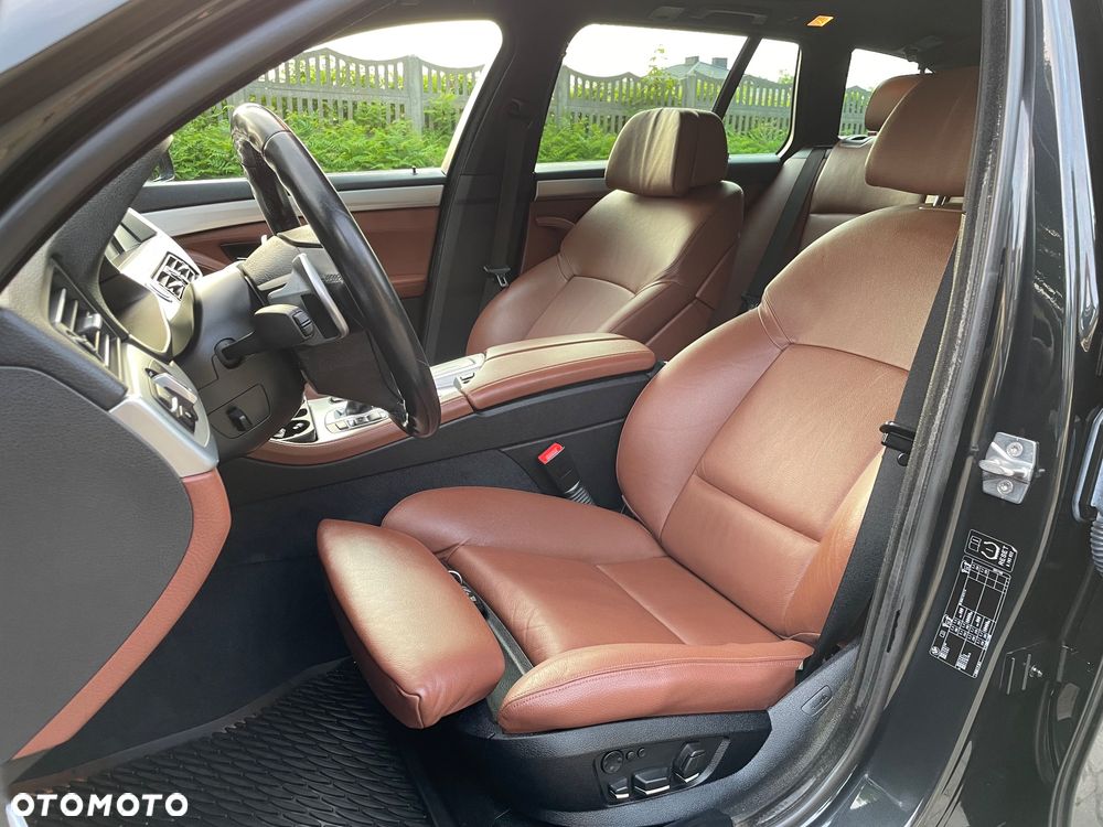 BMW Seria 5 525d - 15