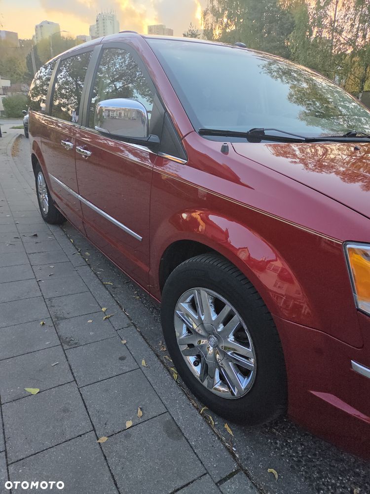 Chrysler Town & Country 4.0 Limited - 17