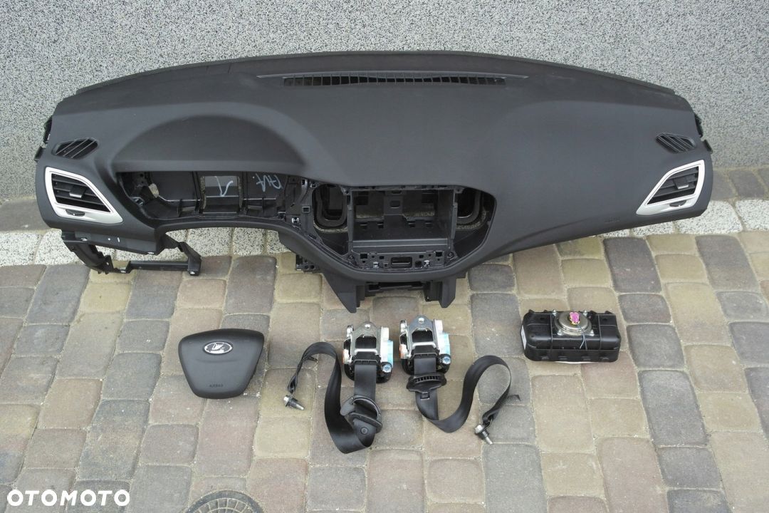 ŁADA VESTA DESKA KONSOLA PULPIT AIRBAG PAS KOKPIT - 1