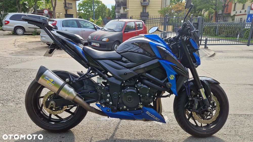 Suzuki GSX - 1