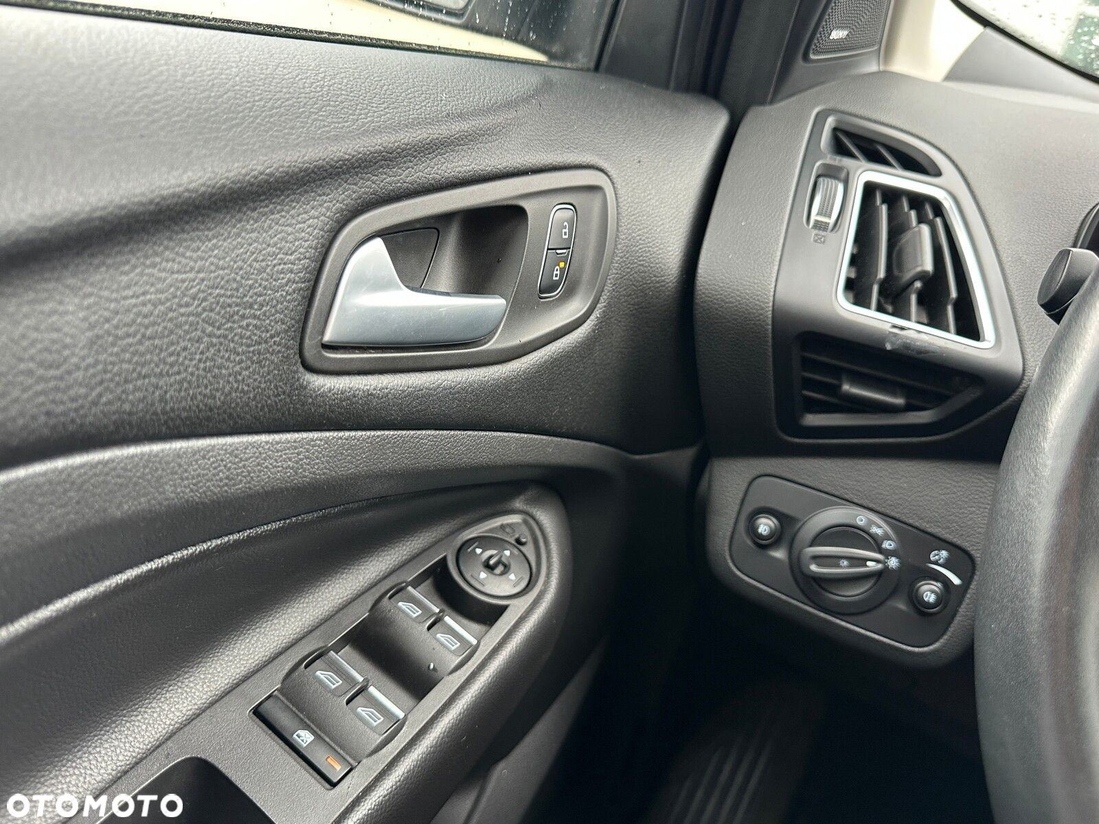 Ford Kuga - 22