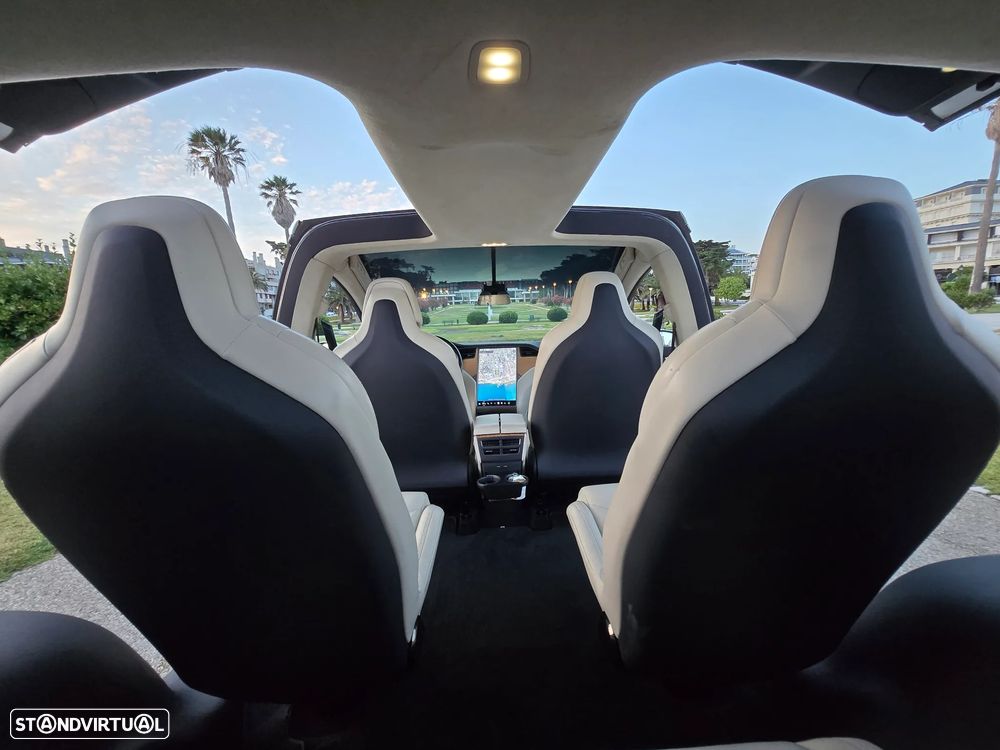 Tesla Model X 100D - 22