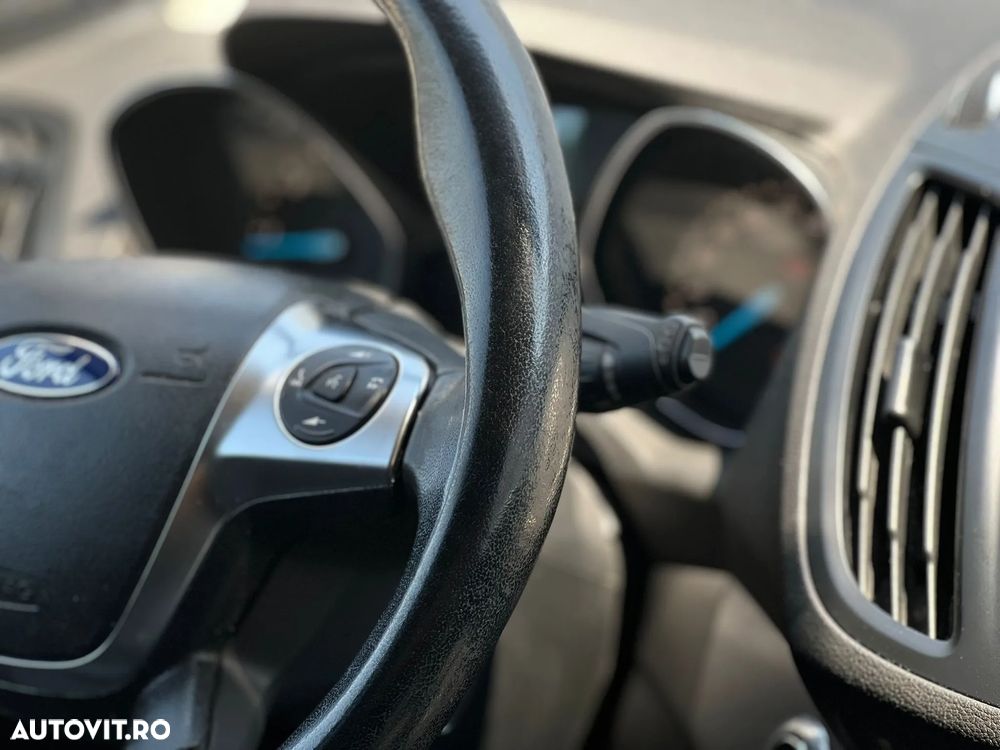 Ford Kuga - 29