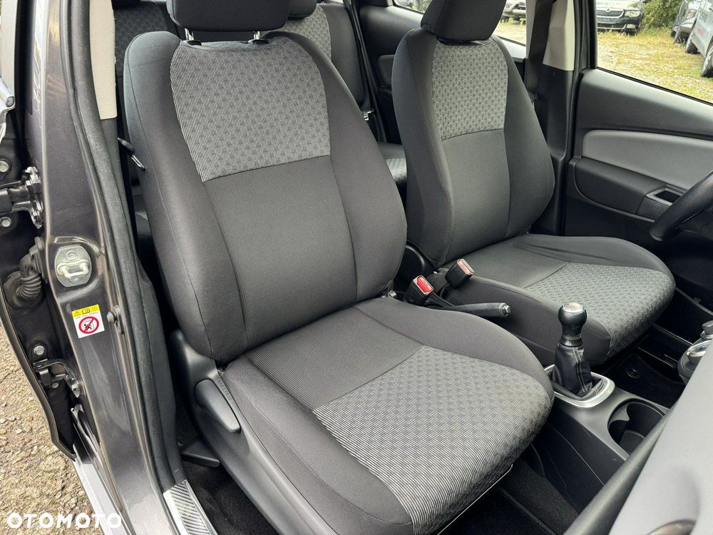 Toyota Yaris - 16