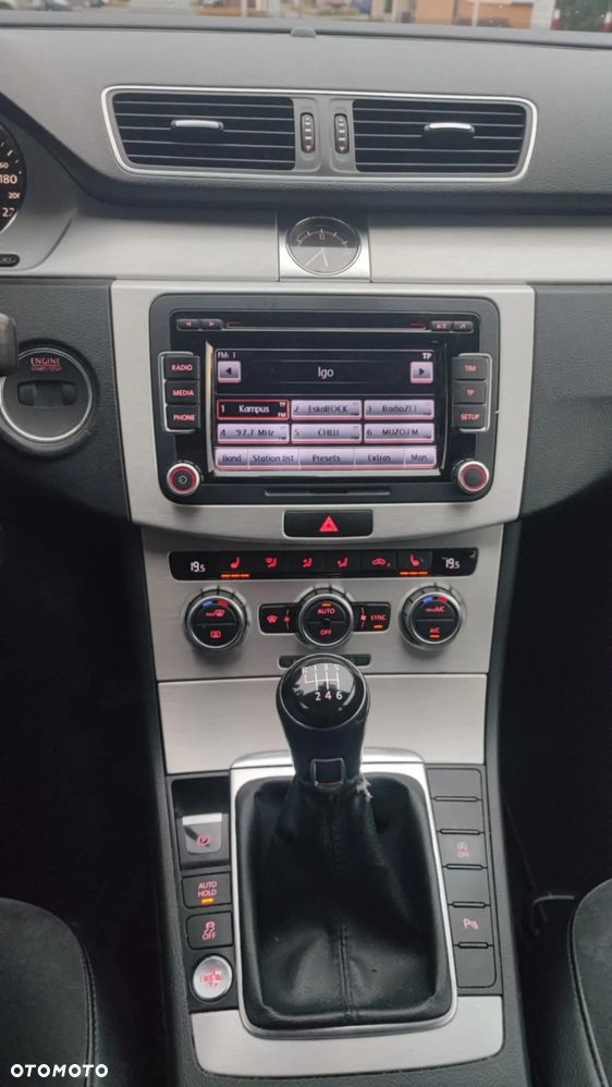 Volkswagen Passat 2.0 TDI Comfortline - 13