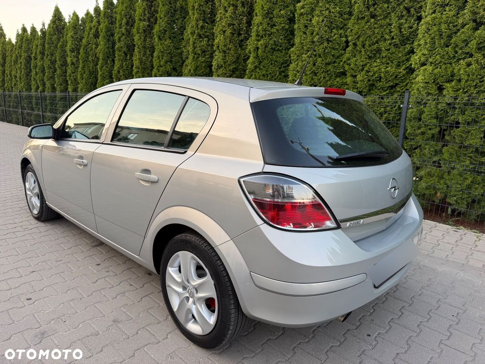 Opel Astra 1.6 Exklusiv - 2