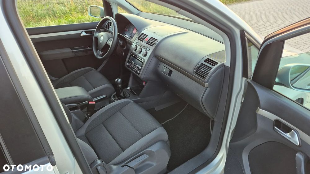 Volkswagen Touran 2.0 TDI Highline - 26