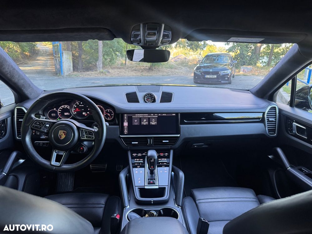 Porsche Cayenne Turbo - 12