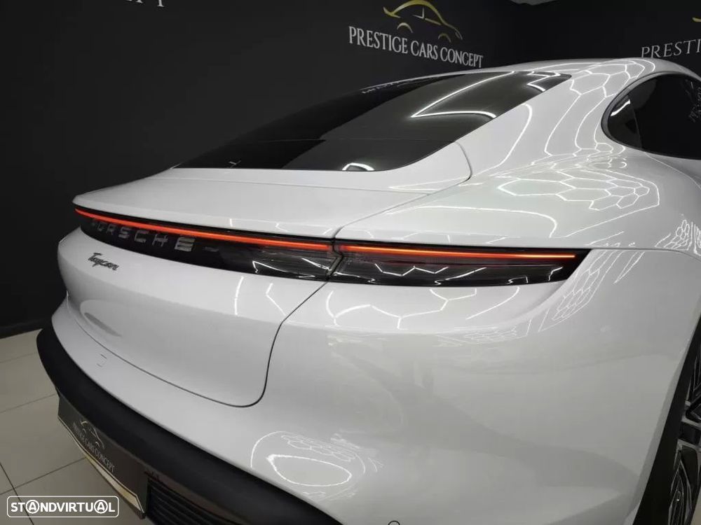 Porsche Taycan Bateria Performance Plus - 17