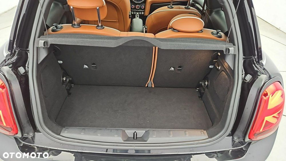 MINI Cooper SE Classic Trim - 22