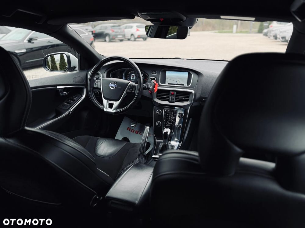 Volvo V40 D2 Momentum - 22