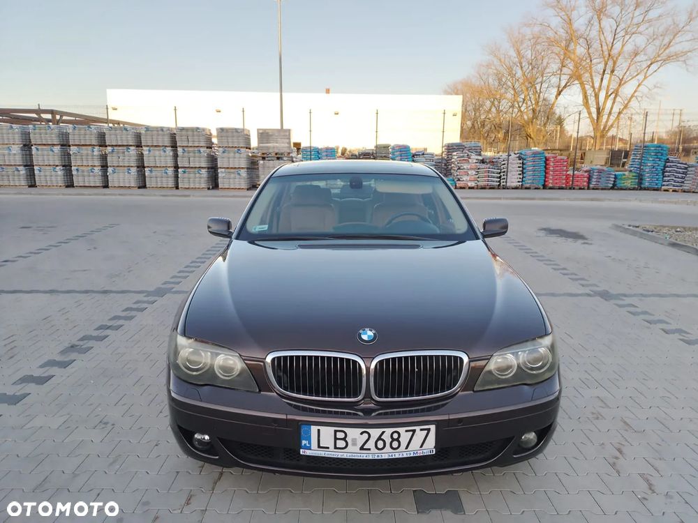BMW Seria 7 745i - 3