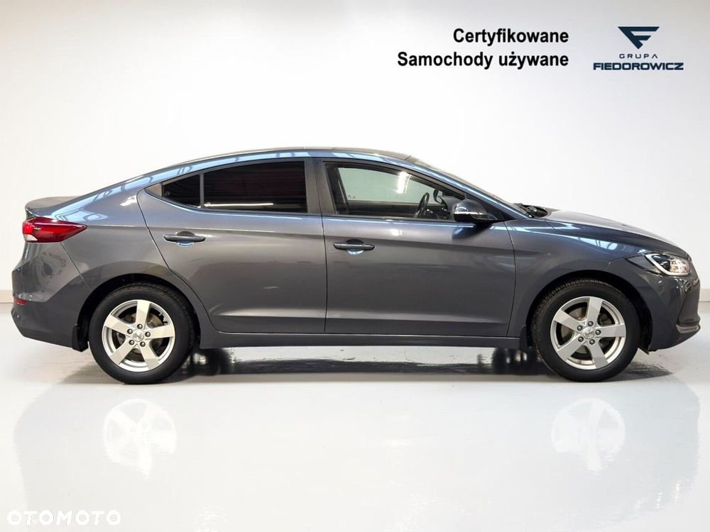 Hyundai Elantra 1.6 Classic Plus - 5