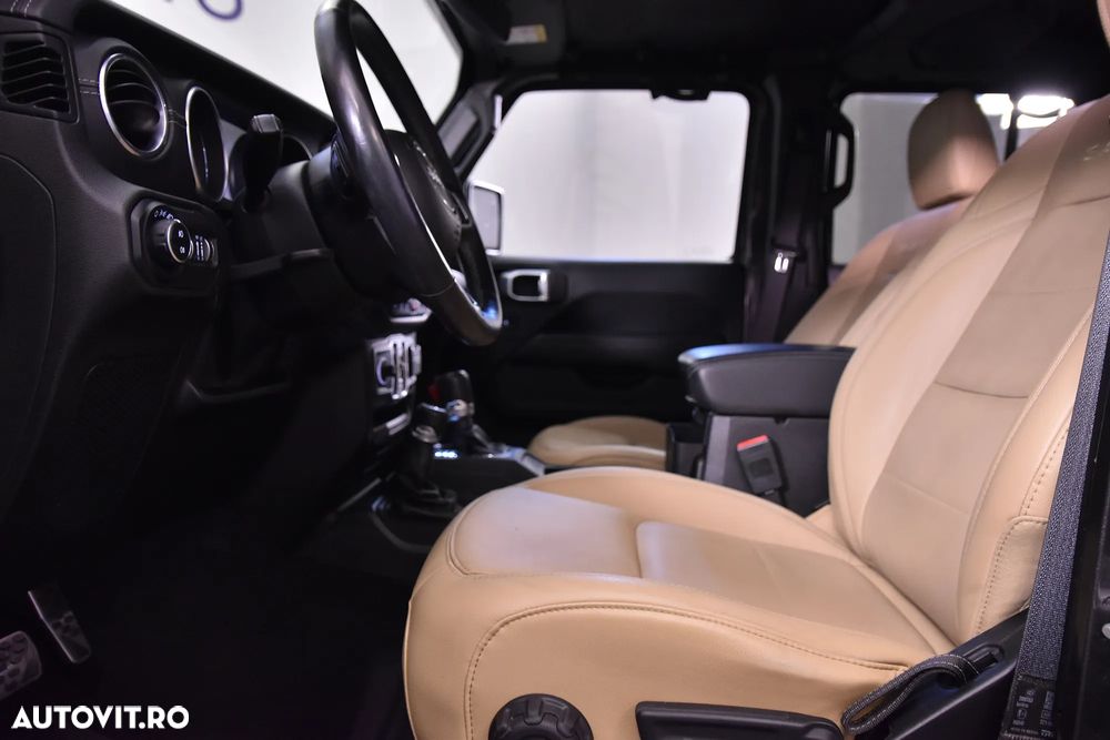 Jeep Wrangler Unlimited 2.2 CRD AT8 Sahara - 22