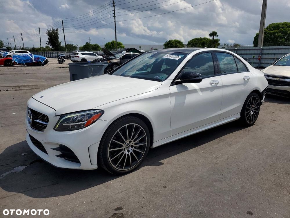 Mercedes-Benz Klasa C 300 9G-TRONIC AMG Line - 1