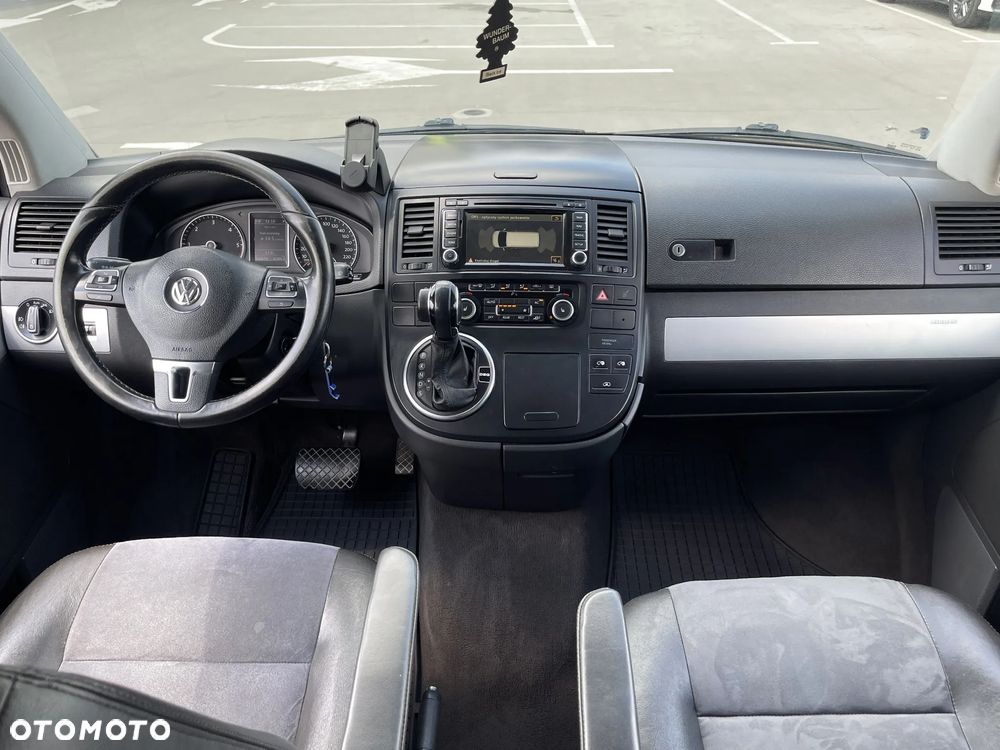 Volkswagen Multivan - 26
