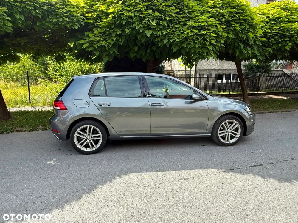 Volkswagen Golf - 6