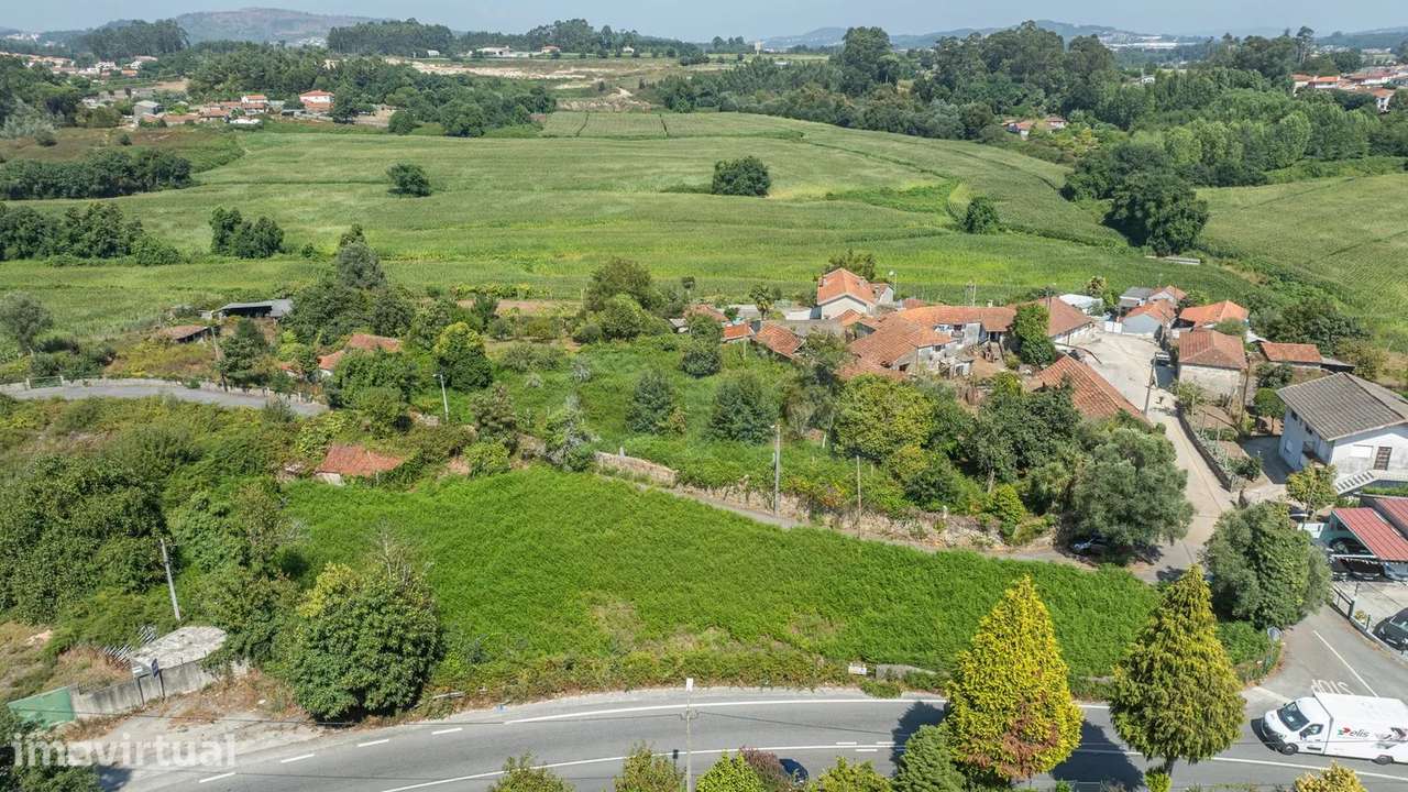 Moradia para Recuperar com 2.017 m² de Terreno Urbano | Famalicão - Grande imagem: 5/7