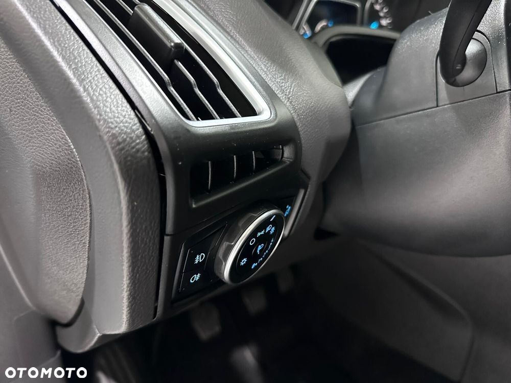 Ford Focus - 30
