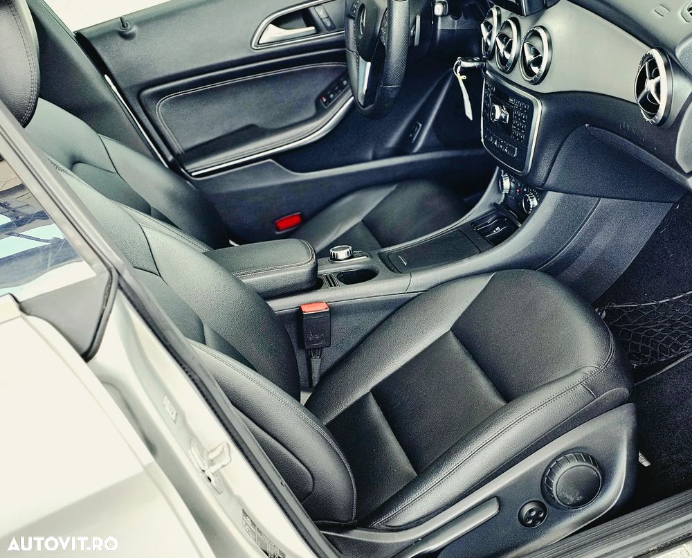 Mercedes-Benz CLA 180 7G-DCT UrbanStyle Edition - 24