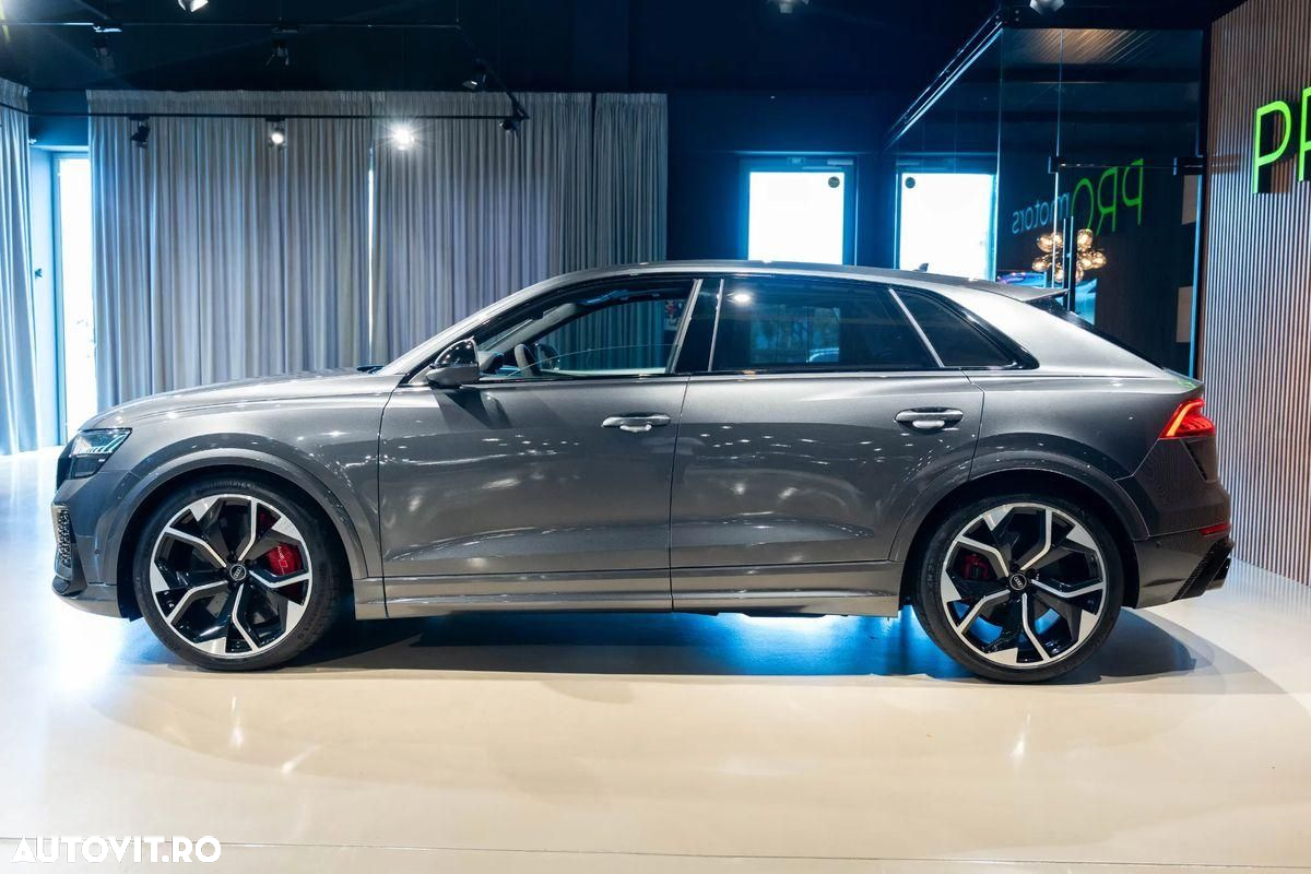 Audi RS Q8 - 10