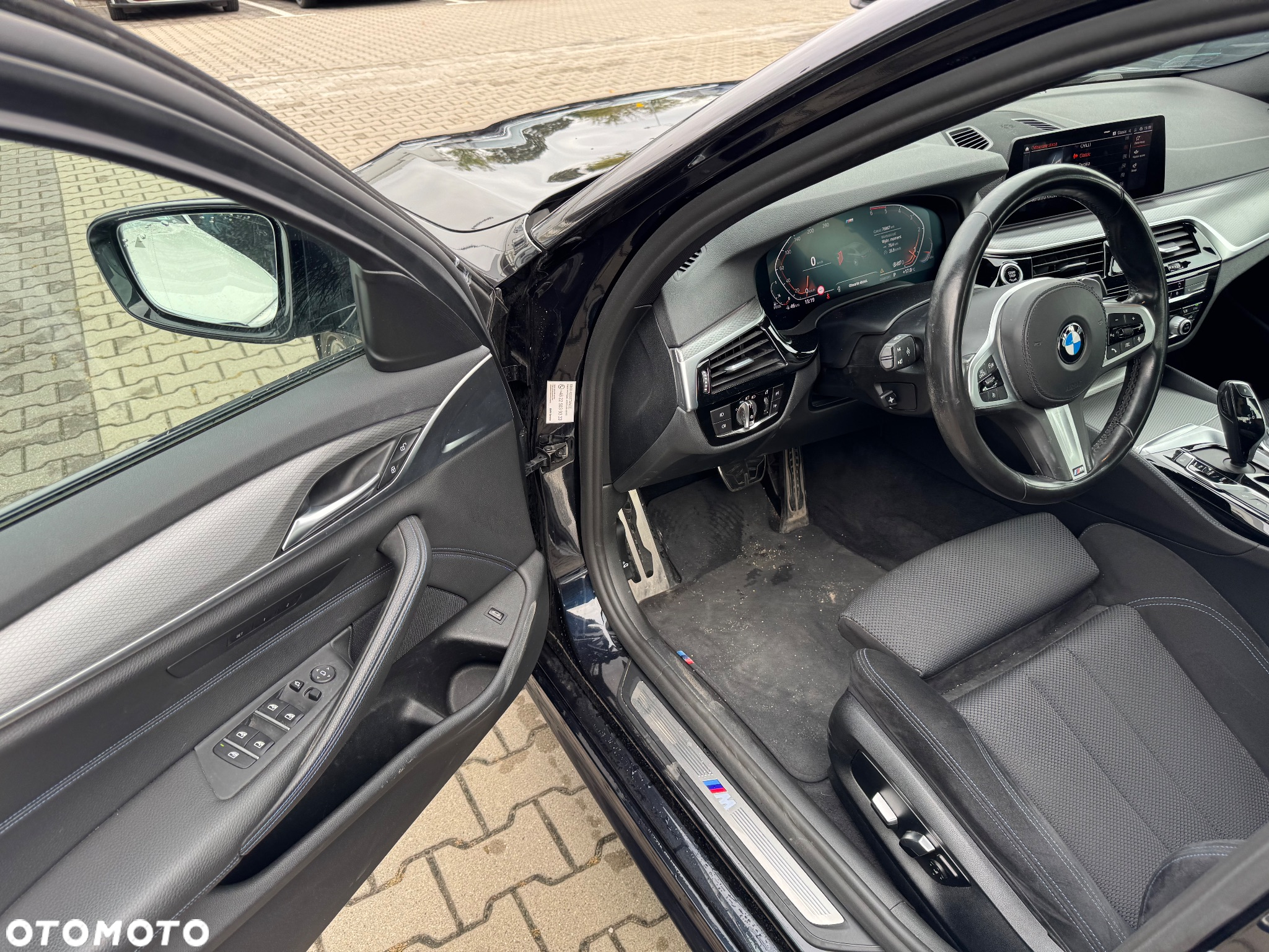 BMW Seria 5 520d xDrive M Sport sport - 24
