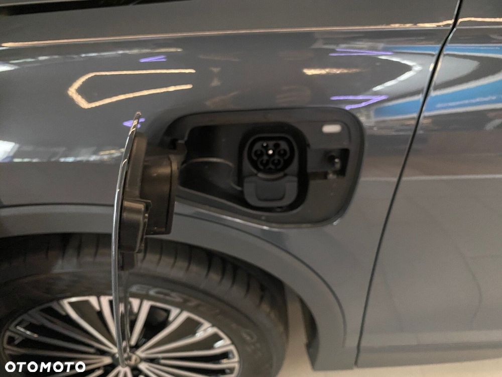 Volkswagen Tiguan - 12