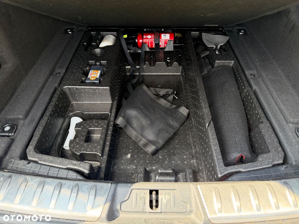 Jaguar F-Pace 2.0 D165 mHEV AWD R-Dynamic SE - 7