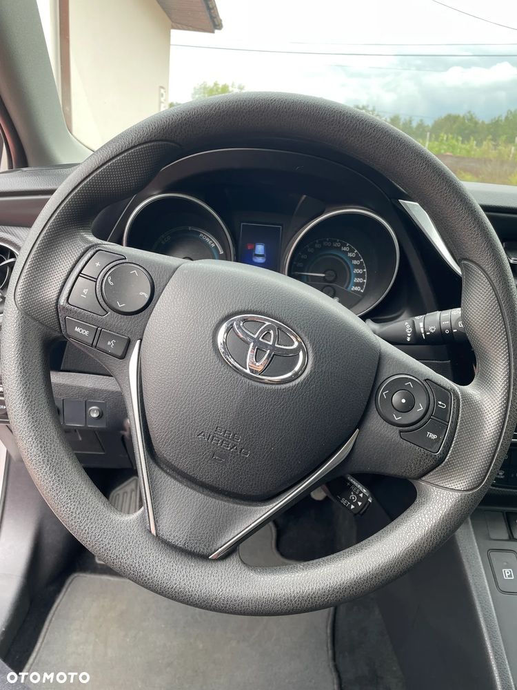 Toyota Auris Hybrid 135 Active - 11