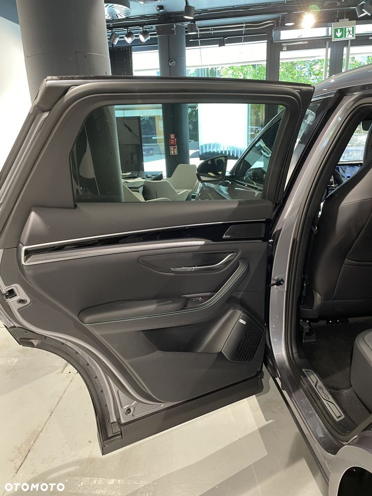 BYD Seal - 9
