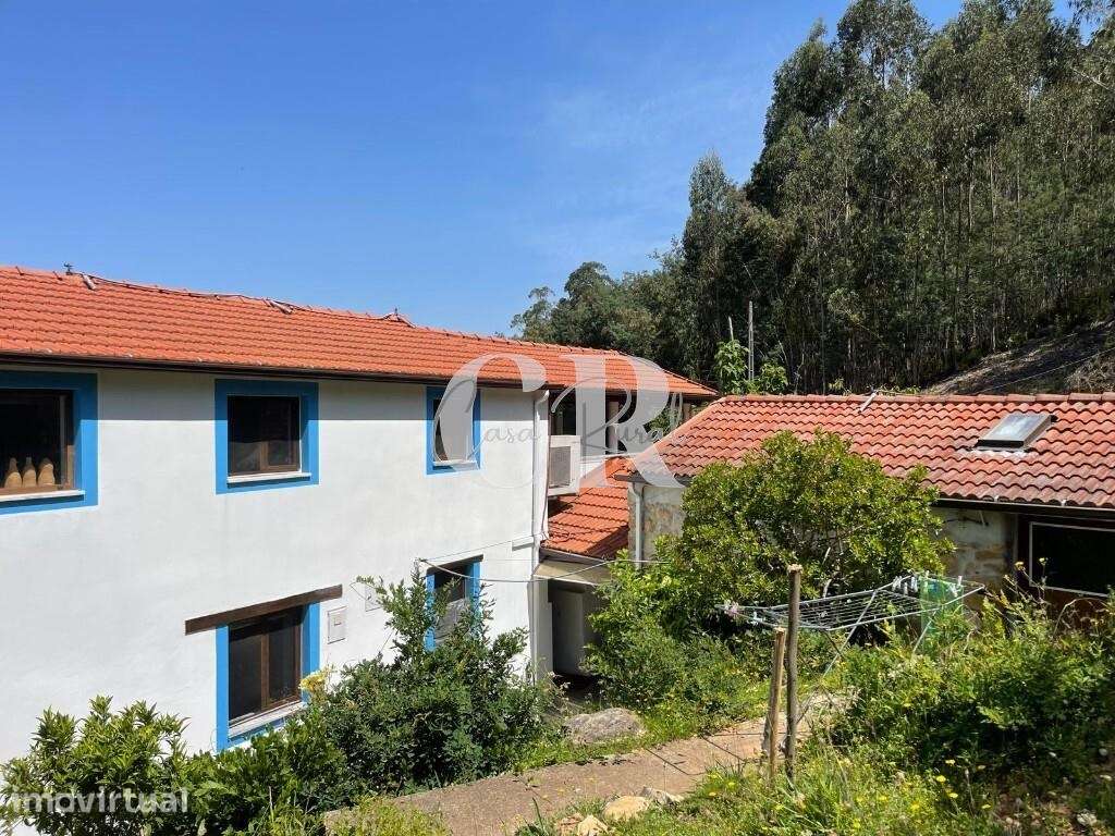 Quinta Isolada com Celeiro Convertido e Ruínas para Renovação perto de - Grande imagem: 2/38