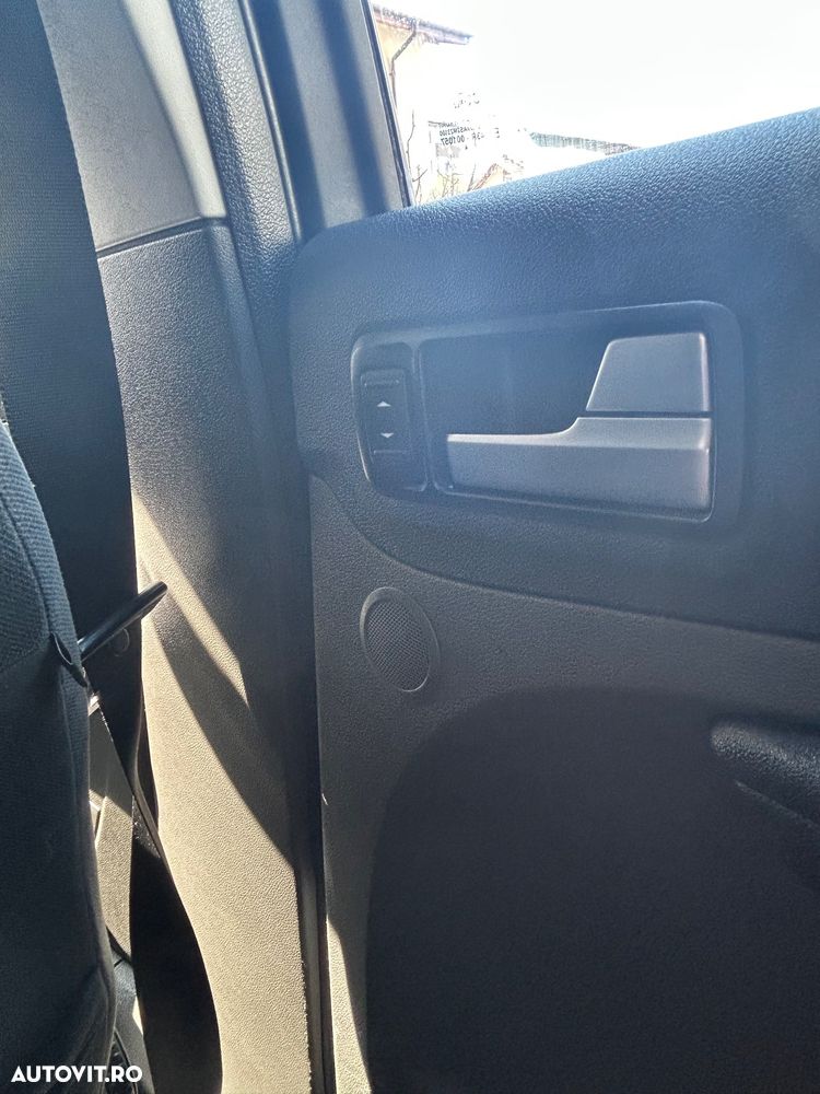 Ford Focus 1.6 Ti-VCT Ghia - 11