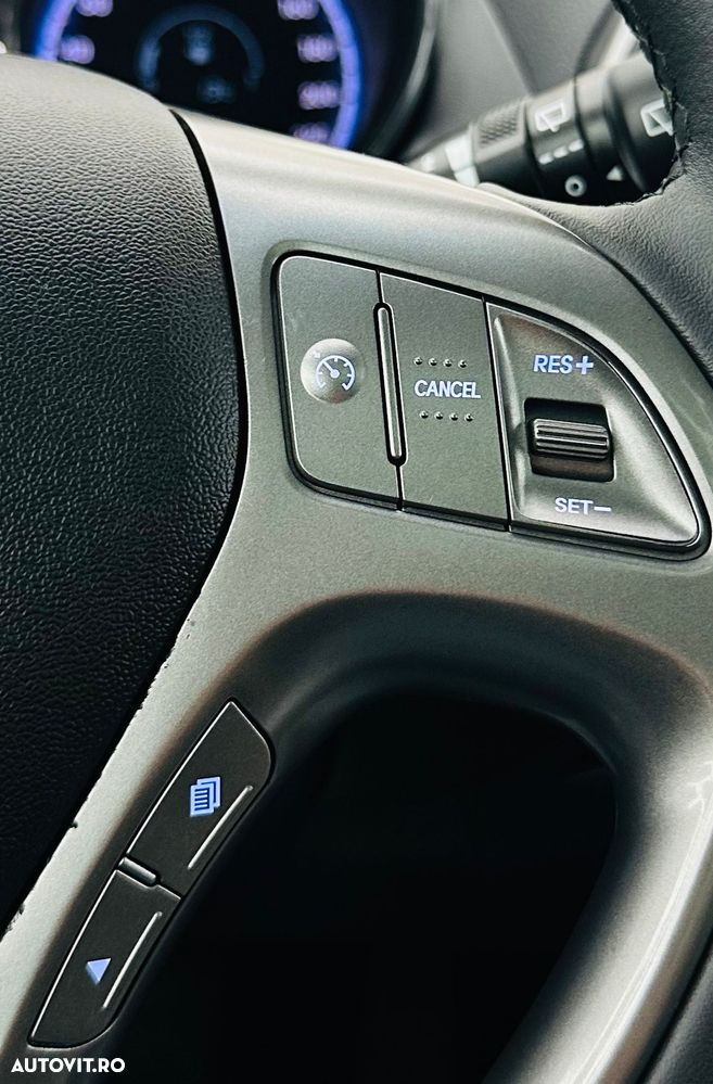 Hyundai ix35 1.7 CRDI 2WD Fifa World Cup Edition - 27