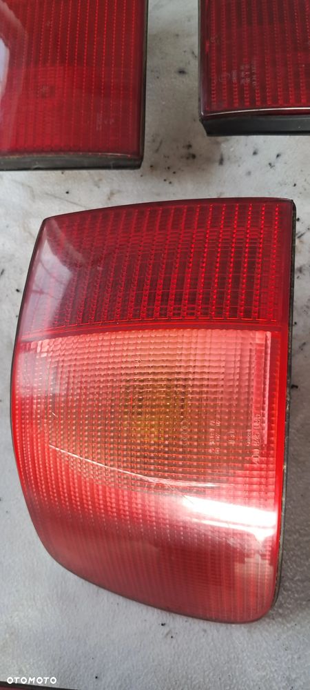 Lampa Tył Tylna w Klapę Błotnik Audi A8 D2 94-02 Oryginał - 9