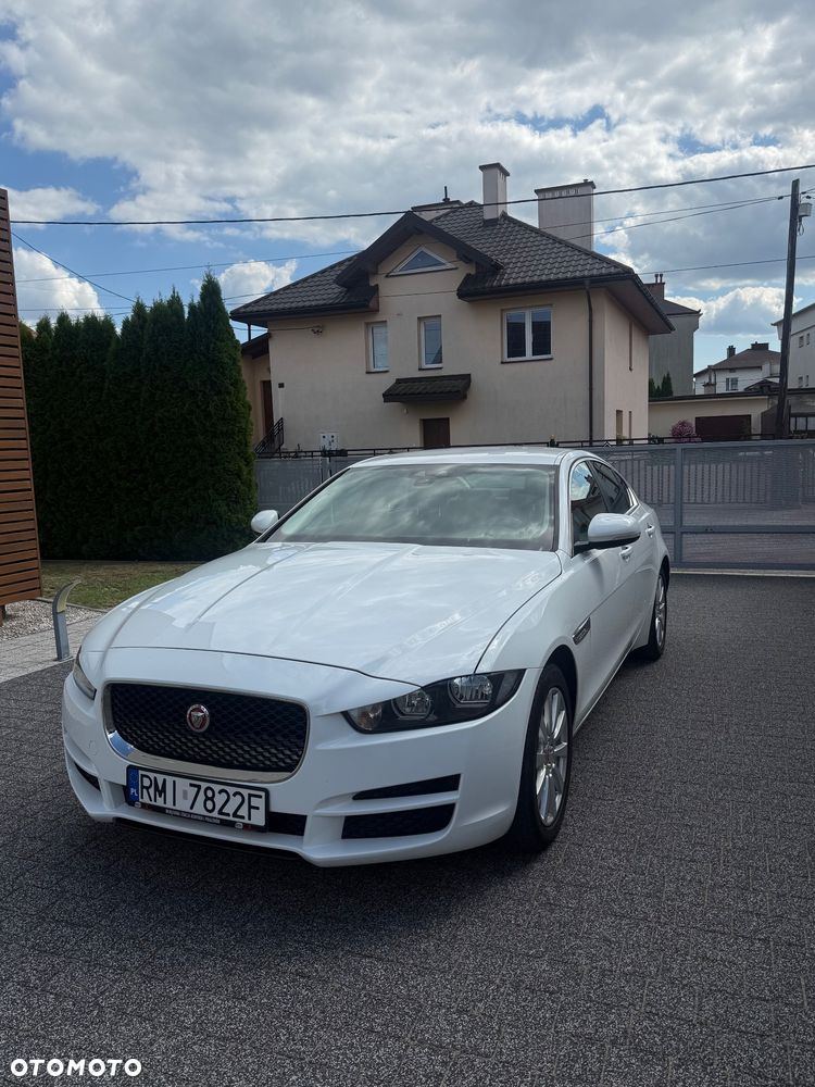 Jaguar XE 2.0 D Prestige - 2