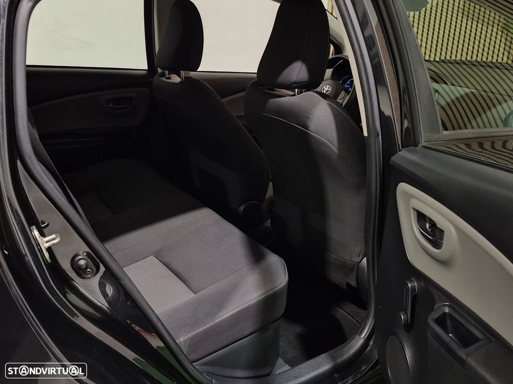 Toyota Yaris 1.5 HSD Comfort +P.Style+P.Techno - 27