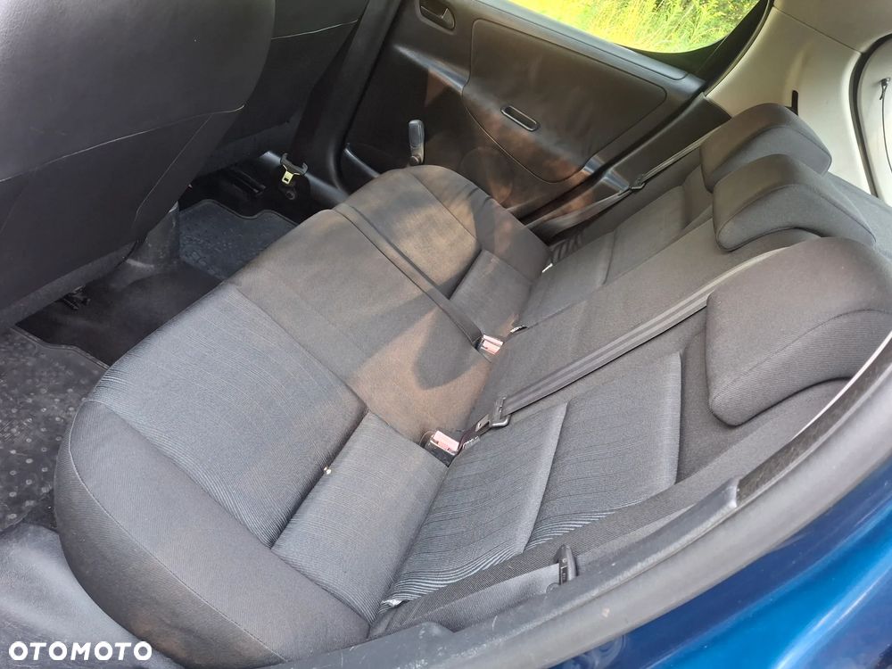 Peugeot 207 - 8