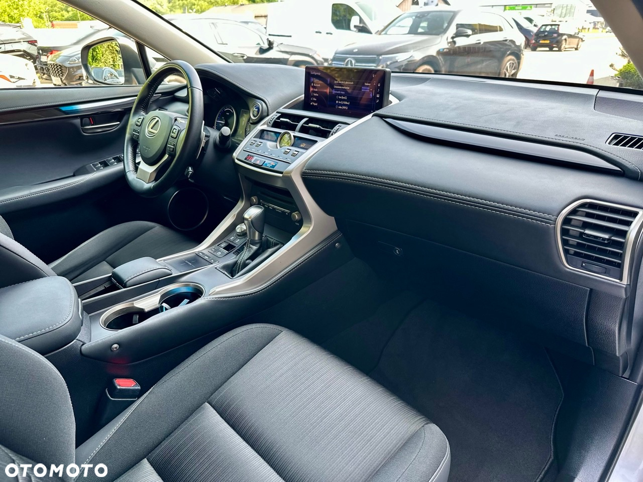 Lexus NX 300h Comfort AWD - 25