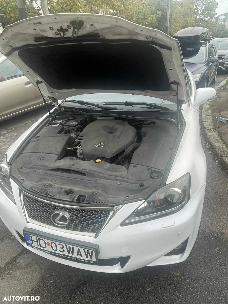 Lexus Seria IS 220d Sport F - 16